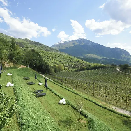 مزرعة للإقامة Agritur Casteller ترينتو