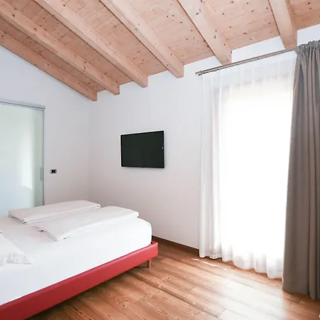 مزرعة للإقامة Agritur Casteller